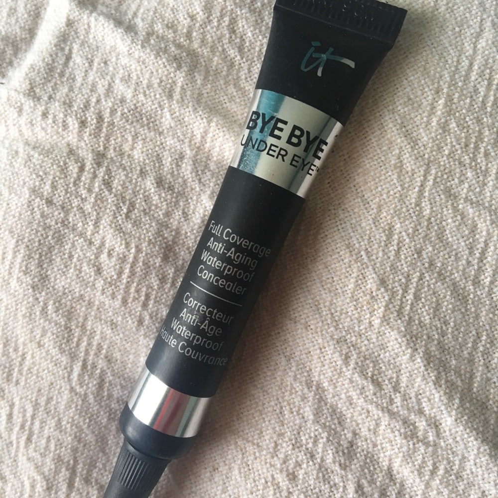 It Cosmetics Bye Bye Under Eye- Concealer
